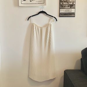 Aritzia, Babaton Pleated Skirt